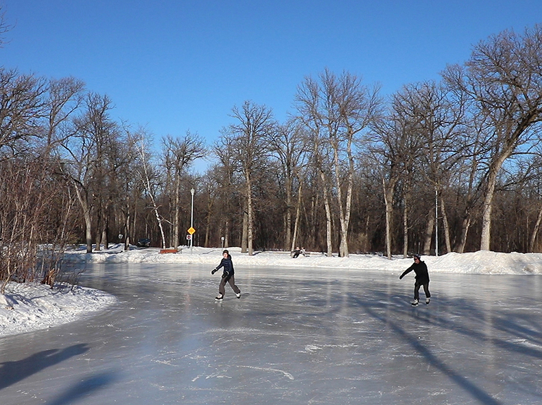 Lack of snow delays some free winter activities around Winnipeg