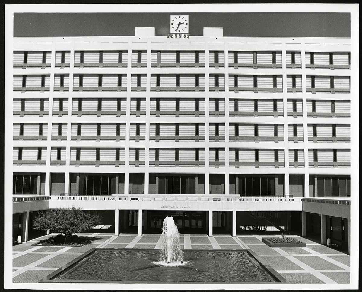City Hall 1980, City of Winnipeg Archives Photograph Collection. Credit: Travel Manitoba