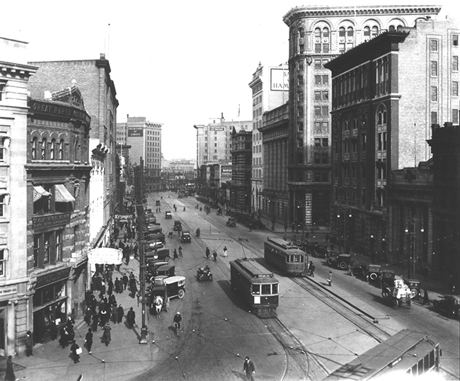 Looking north on Main Street from Portage Avenue into Bankers Row, 1919. City of Winnipeg.